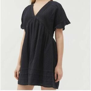 Urban Outfitters Black‎ Eyelet V-neck Sz Medium Short Dress Lined 100% Cotton